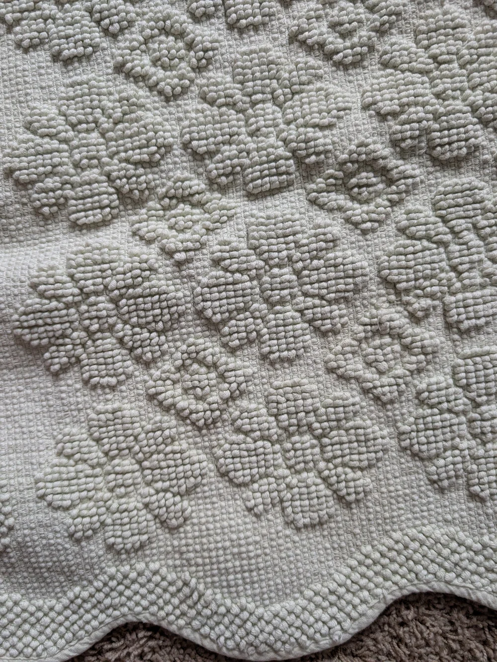 Anthropologie Sage Hand-Woven Floral Wavy Border Bath Mat — Pair